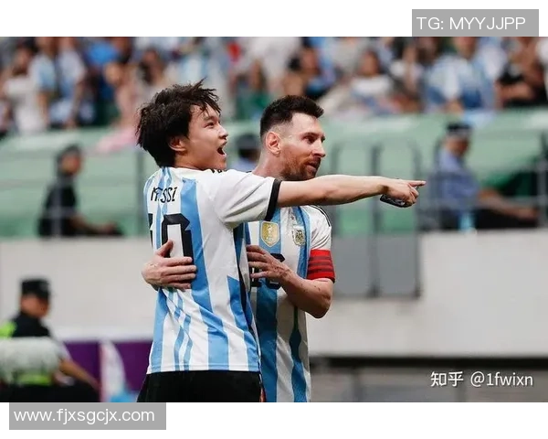 篮球与足球明星的魅力与球迷热情交织的精彩瞬间 篮球与足球明星的魅力与球迷热情交织的精彩瞬间