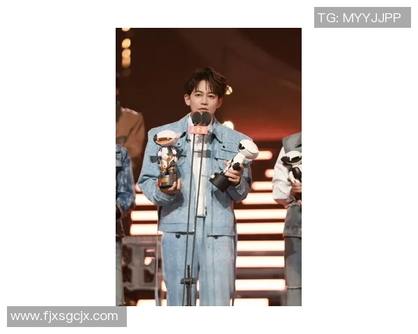 苏醒足球明星的真实身份揭晓他在绿茵场上的传奇故事引人关注 苏醒足球明星的真实身份揭晓他在绿茵场上的传奇故事引人关注