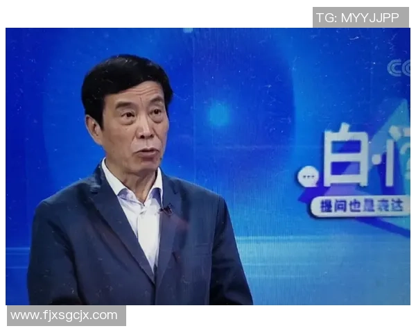 足球明星脑袋有问题背后的心理健康隐患与社会责任探讨 足球明星脑袋有问题背后的心理健康隐患与社会责任探讨