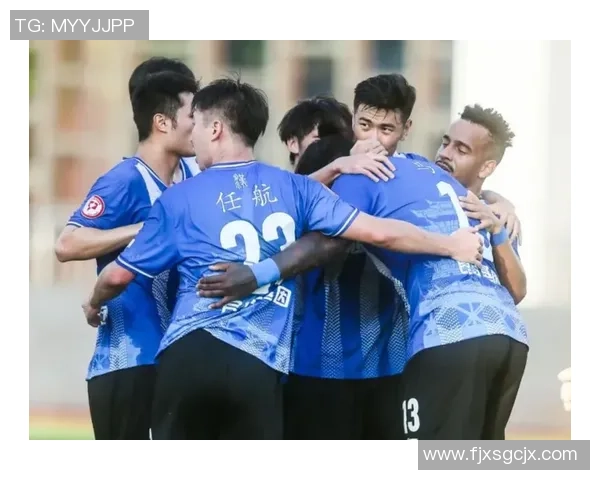 重庆足球队在全国锦标赛中以80分稳居积分榜首位展现强劲实力 重庆足球队在全国锦标赛中以80分稳居积分榜首位展现强劲实力