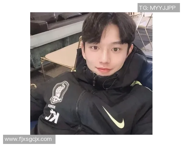 韩国足球明星颜值巅峰揭秘谁是最帅的球场风云人物 韩国足球明星颜值巅峰揭秘谁是最帅的球场风云人物